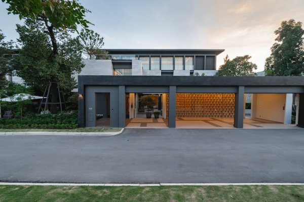 Nirvana Collection Krungthep Kreetha